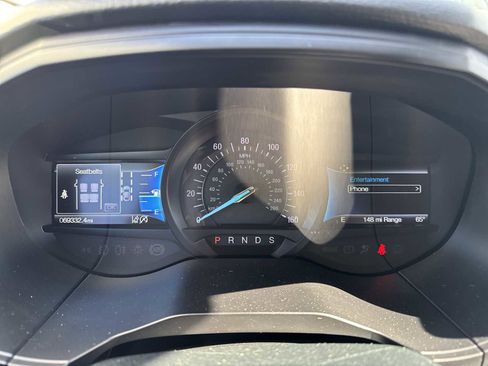 Used 2022 Ford Edge SE image 25