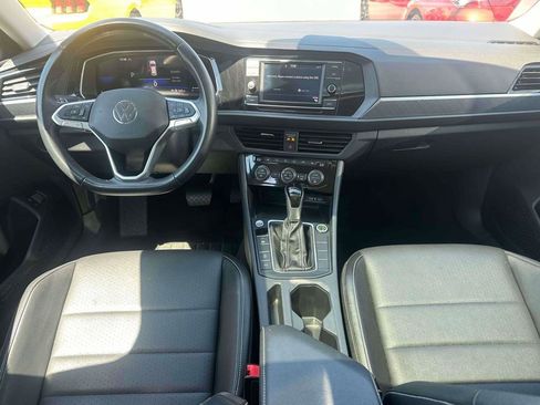 Used 2024 Volkswagen Jetta SE FWD image 11
