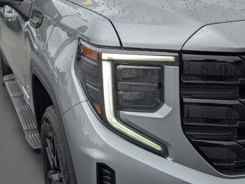 Used 2024 GMC Sierra 1500 Elevation w/ Elevation Premium Package AWD/4WD image 4