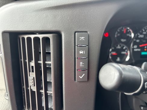 Used 2017 Chevrolet Express 2500 LS image 22