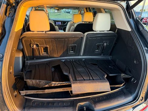 Used 2021 Buick Enclave Essence w/ Sport Touring Edition image 25