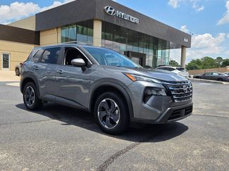 Used 2025 Nissan Rogue SV FWD video 1