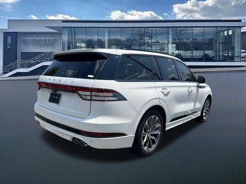 New 2026 Lincoln Aviator 2WD w/ Jet Appearance Package image 8