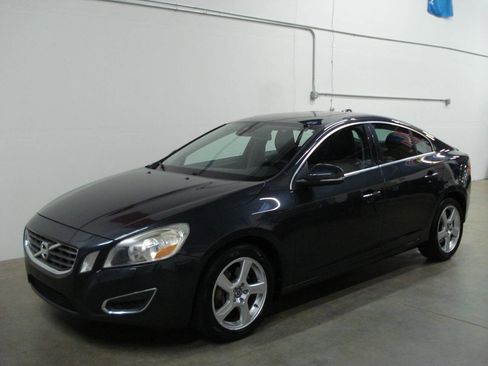 Used 2013 Volvo S60 T5 image 4