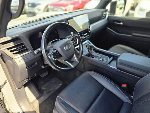 Used 2024 Lexus GX 550 w/ Accessory Package (31) AWD/4WD image 18