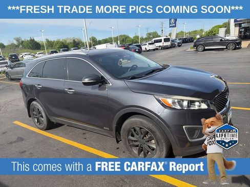 Used 2017 Kia Sorento AWD w/ LX Convenience Package image 3