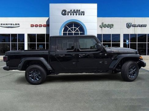 New 2026 Jeep Gladiator Mojave AWD/4WD image 3