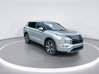Used 2025 Mitsubishi Outlander SE FWD video 2