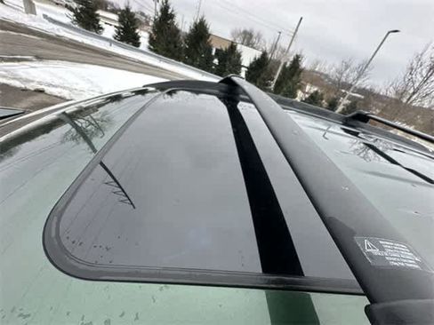 Used 2022 Toyota Corolla Cross XLE image 6