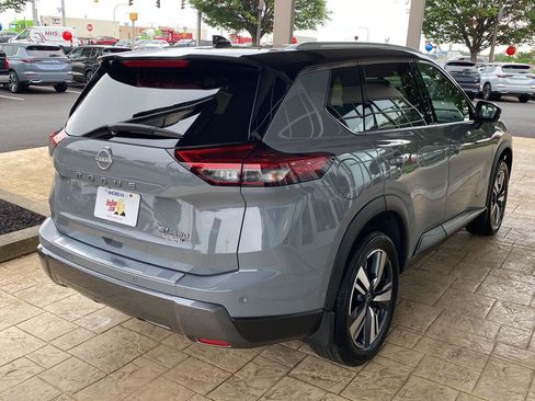 Certified 2025 Nissan Rogue SL w/ SL Premium Package AWD/4WD image 7
