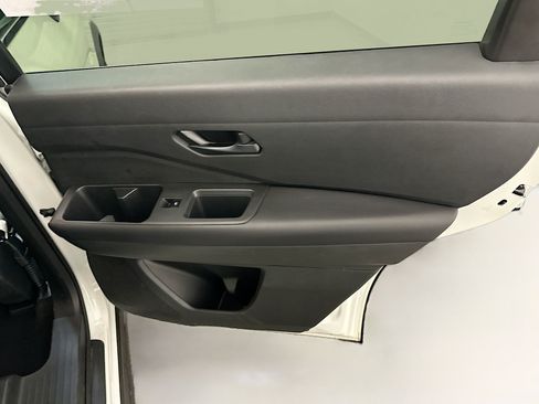 Used 2023 Nissan Pathfinder S AWD/4WD image 31