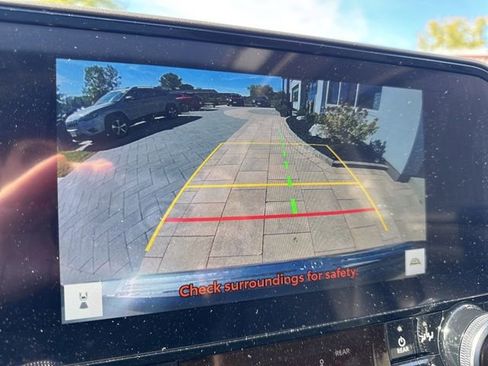 Used 2023 Toyota Highlander Limited image 21