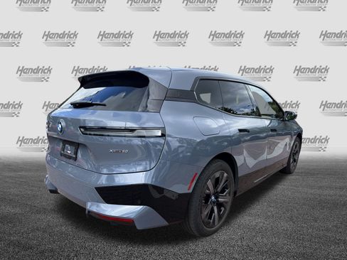 Used 2024 BMW iX xDrive50 w/ Premium Package AWD/4WD image 10