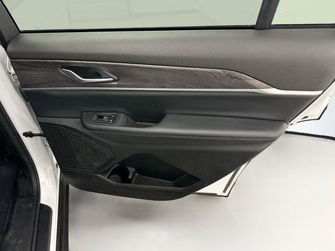 Used 2023 Jeep Grand Cherokee L Limited image 32