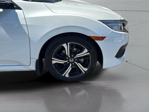 Used 2018 Honda Civic Touring image 34