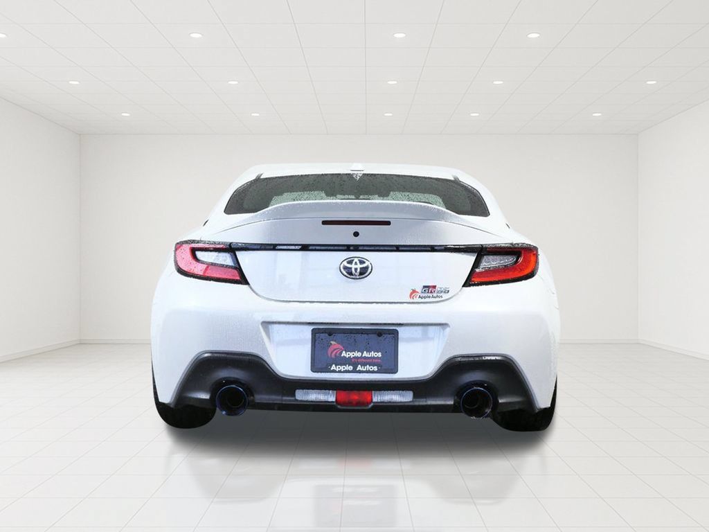 Used 2025 Toyota GR86 Premium w/ ALL Weather Mat Package (TMS) RWD image 5