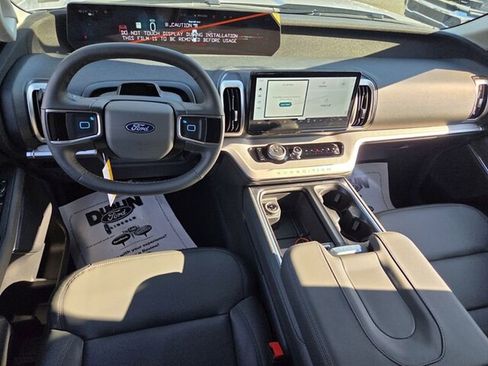 New 2026 Ford Expedition Active image 11