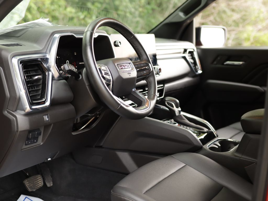 Used 2025 GMC Canyon Elevation w/ Convenience Package AWD/4WD image 9