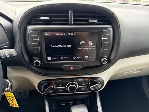 Used 2023 Kia Soul LX FWD image 24