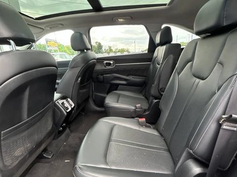 Used 2023 Kia Sorento SX AWD/4WD image 12