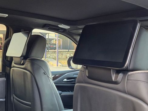Used 2024 Cadillac Escalade ESV Sport Platinum image 32