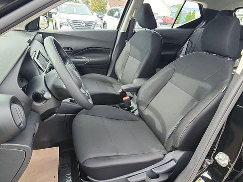 New 2025 Nissan Kicks Play S image 10