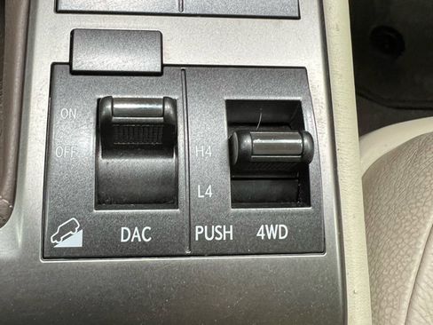 Used 2018 Lexus GX 460 Premium image 25