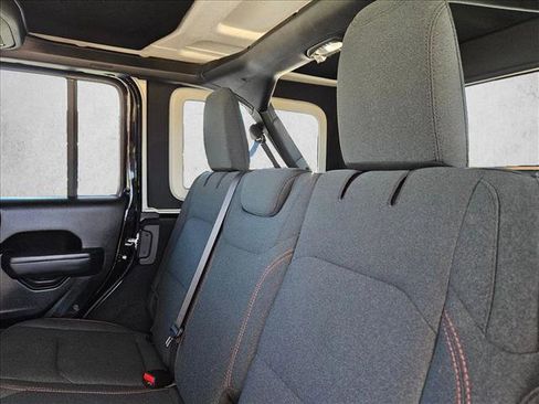 Used 2024 Jeep Wrangler Unlimited Rubicon w/ Safety Group image 20