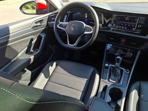 Used 2023 Volkswagen Jetta SE w/ Panoramic Sunroof Package FWD image 14