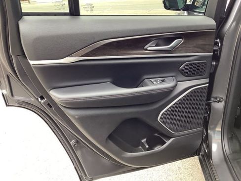 New 2026 Jeep Grand Cherokee Limited image 27