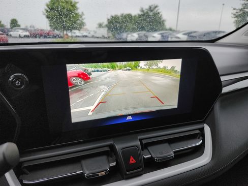 Used 2025 Chevrolet TrailBlazer LS w/ LS Convenience Package FWD image 2