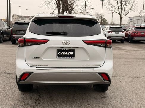 Used 2022 Toyota Highlander Platinum image 6
