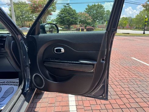 Used 2014 Kia Soul + image 9