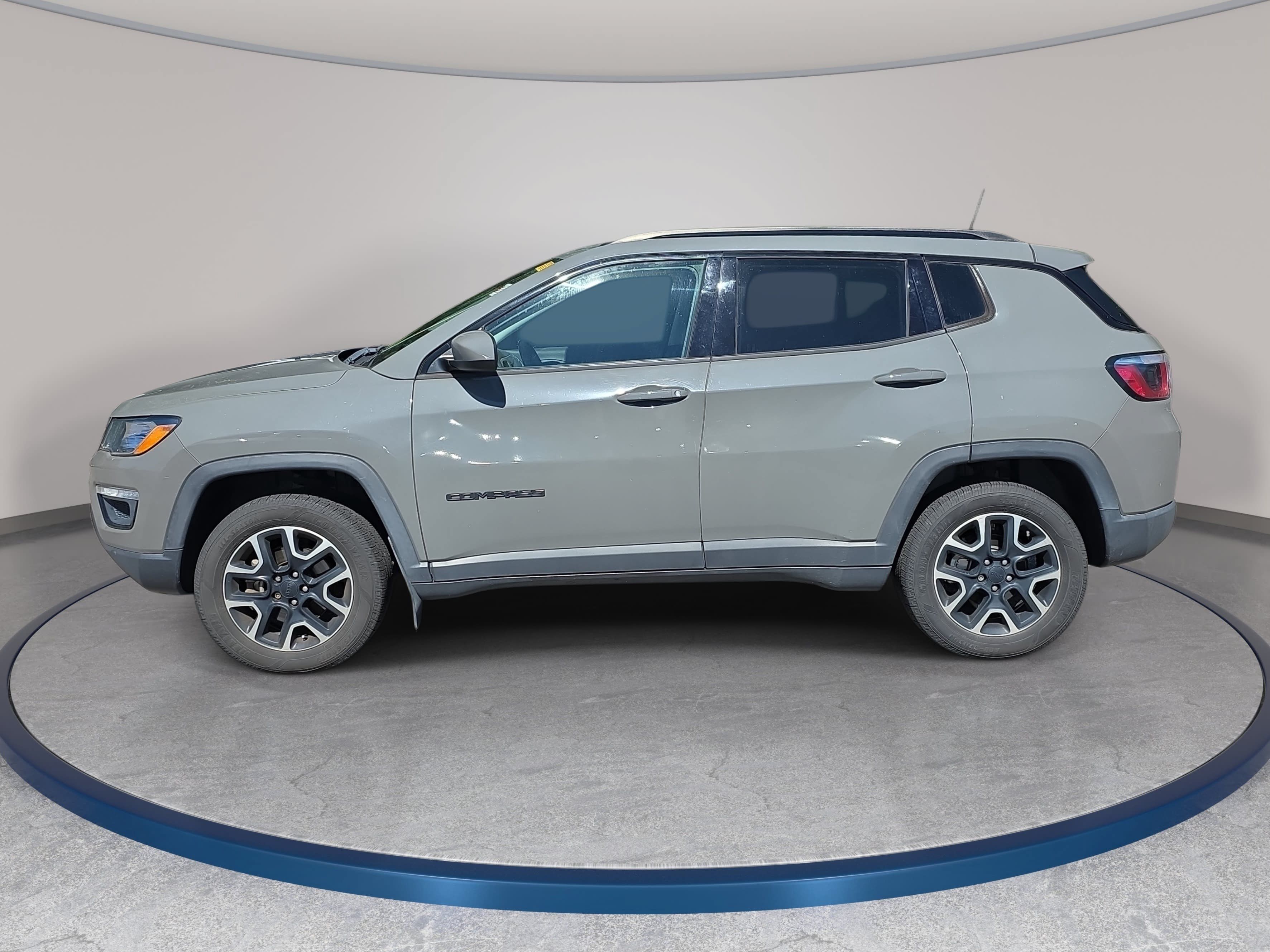 Used 2019 Jeep Compass Sport AWD/4WD image 4