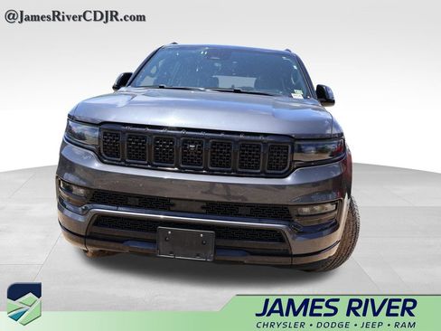 Used 2024 Jeep Grand Wagoneer L Series II w/ Quick Order Packagew 28T AWD/4WD image 4