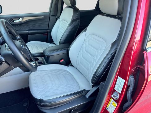 Certified 2023 Ford Escape SE w/ PHEV Premium Package image 15