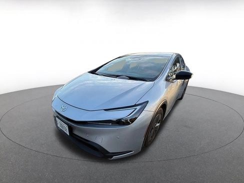 Used 2025 Toyota Prius LE image 2