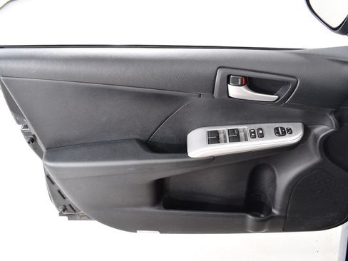 Used 2012 Toyota Camry SE FWD image 25