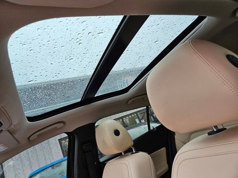 Used 2017 INFINITI QX30 Premium w/ Cargo Package image 24