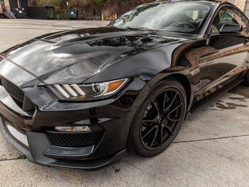 Used 2019 Ford Mustang Shelby GT350 w/ Technology Package image 14
