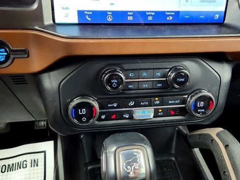 Used 2024 Ford Bronco Outer Banks AWD/4WD image 16