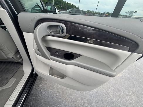 Used 2017 Buick Enclave Convenience FWD image 27