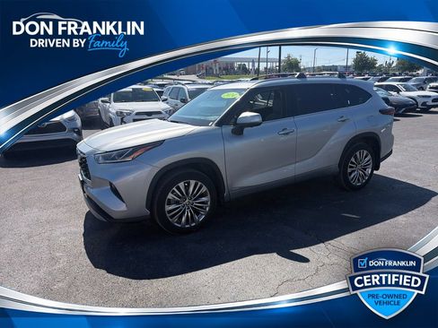 Used 2024 Toyota Highlander Platinum AWD/4WD image 1