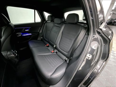 Used 2025 Mercedes-Benz GLC 300 4MATIC w/ AMG Line image 18