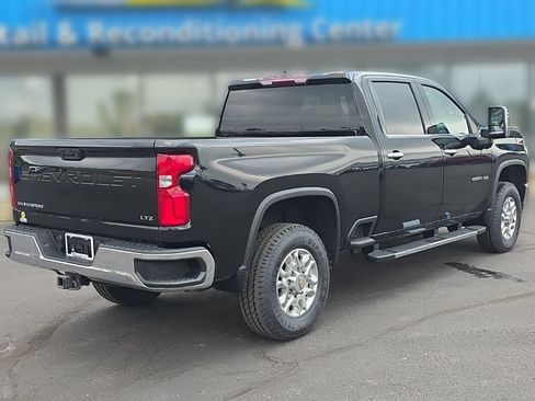 Used 2023 Chevrolet Silverado 2500 LTZ w/ Z71 Off-Road Package AWD/4WD image 8