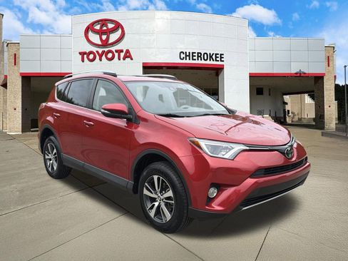 Used 2017 Toyota RAV4 XLE FWD image 3