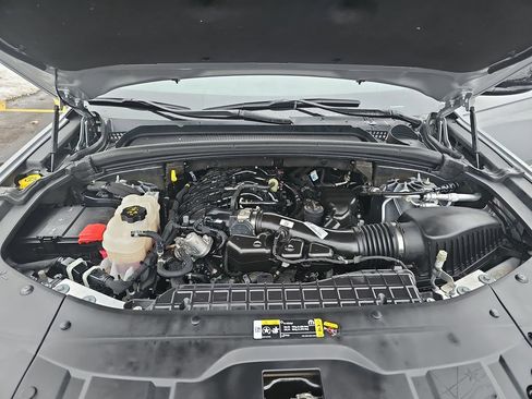 Used 2023 Jeep Grand Cherokee Altitude image 31