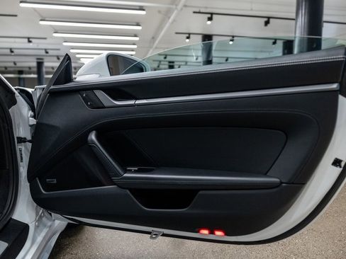 Used 2025 Porsche 911 Carrera image 32