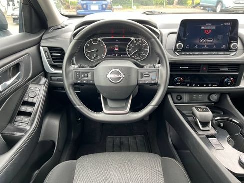 Used 2025 Nissan Rogue SV AWD/4WD image 17
