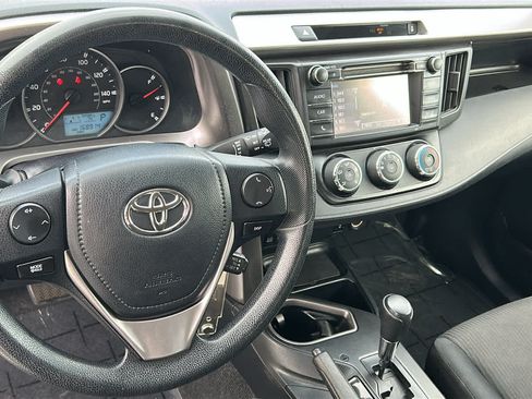 Used 2016 Toyota RAV4 LE AWD/4WD image 10